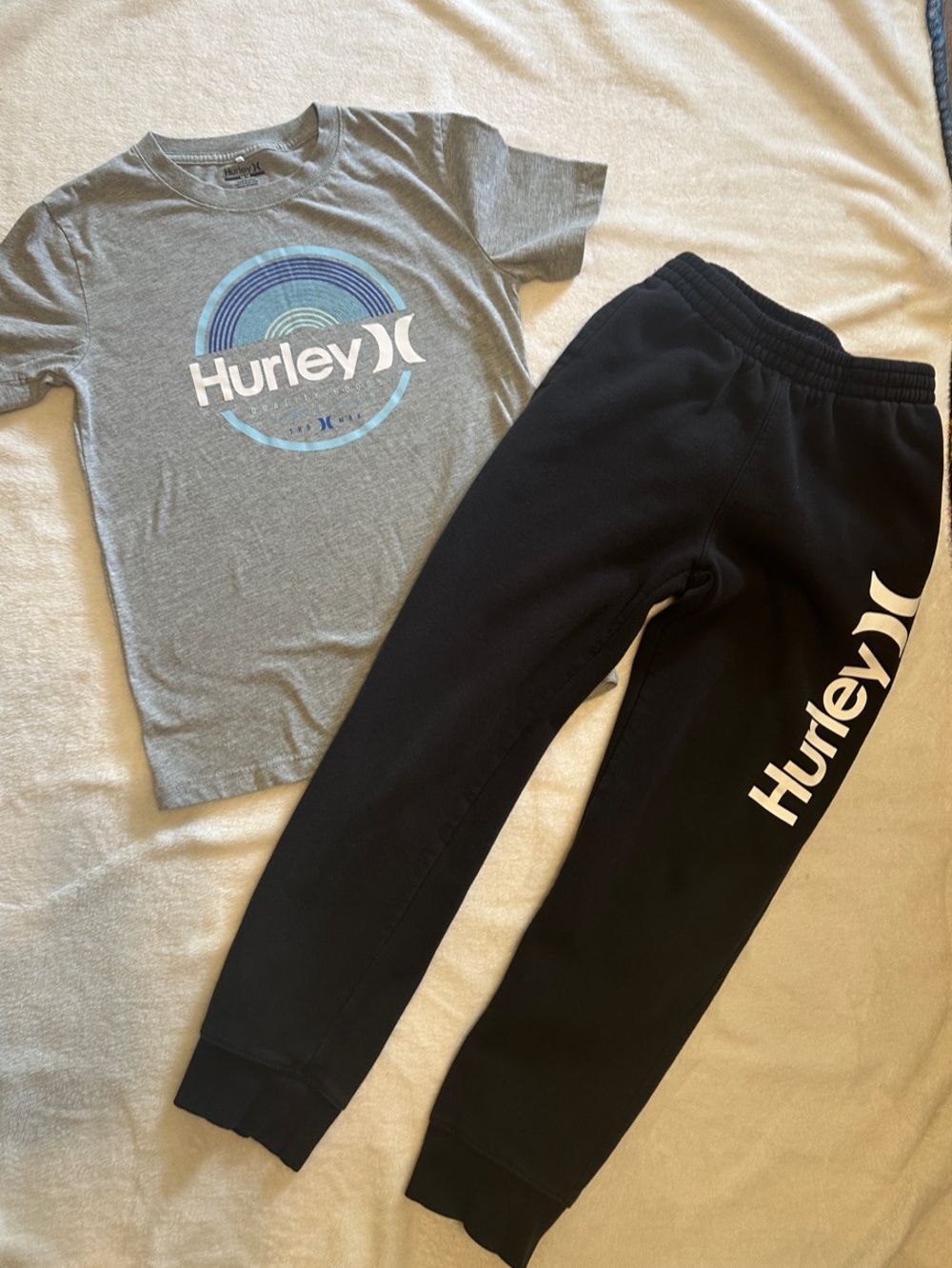 Hurley Outfit Lot Black Jogger Sweatpants with Tshirt - Kids Size M 10/12